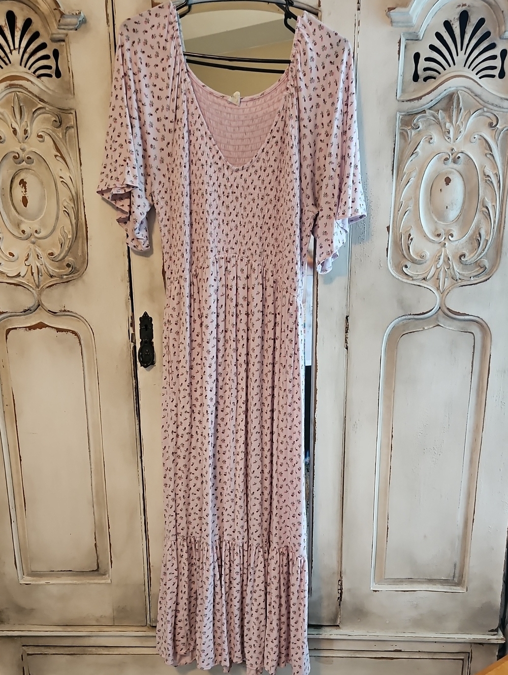 Kate Quinn Women's Flutter Sleeve Smocked Midi Dress Large Bamboo Pink Rose Prin
